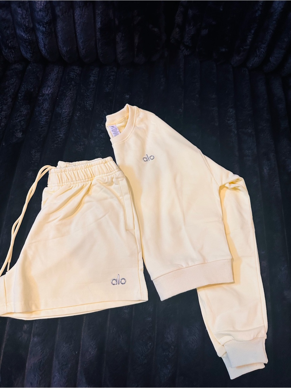 ALO Yoga Pale Yellow Crew Sweatshirt and Shorts Set - Size Medium